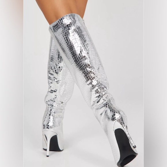 Fashion Nova Boot starship -silver - Picture 2 of 2
